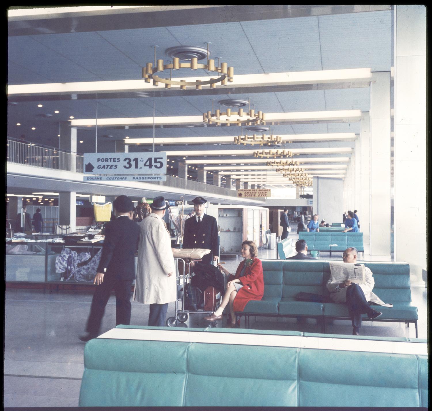 1961, la Galerie marchande, 1er étage. 