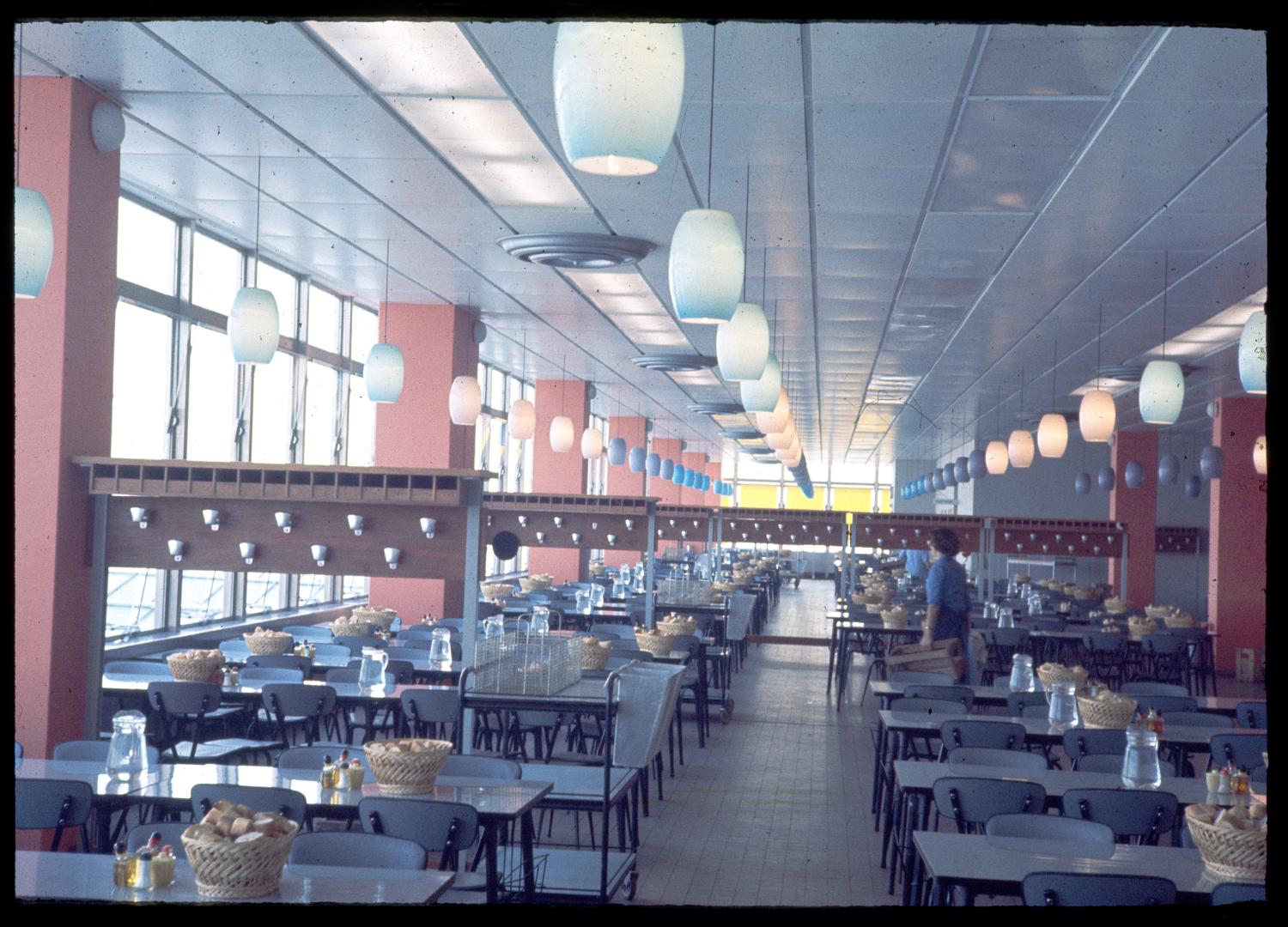 La cantine du personnel, 2ème étage.