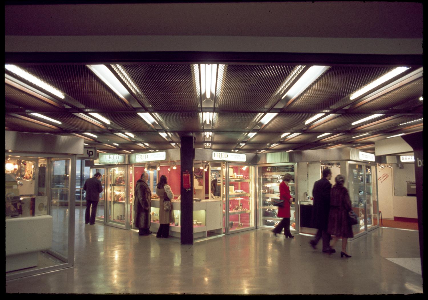 19/12/1974 Orly-Ouest commerces.