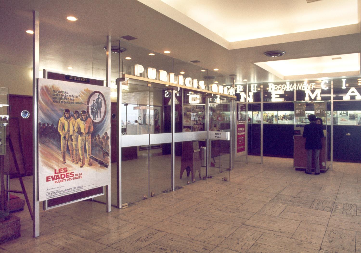 1971, le cinéma Publicis-Orly, conception des aménagements: Philippe Mondineu et R. Perrussel, 4ème étage. 