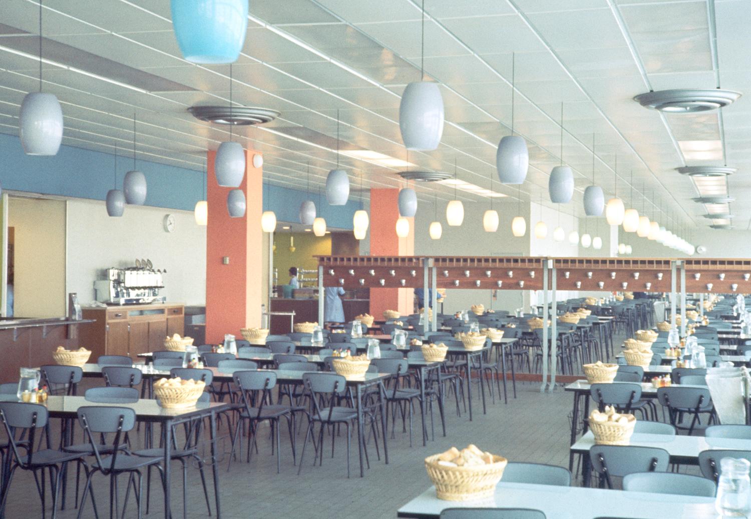 1961, la cantine du personnel, 2ème étage.