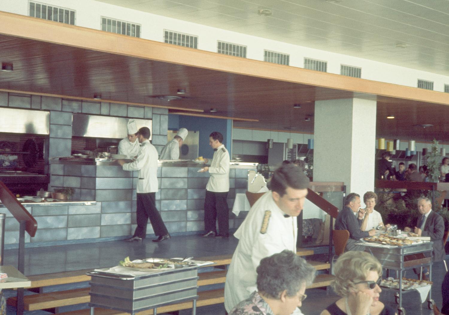 1961, le Tournebroche vue depuis les Horizons, 3ème étage.