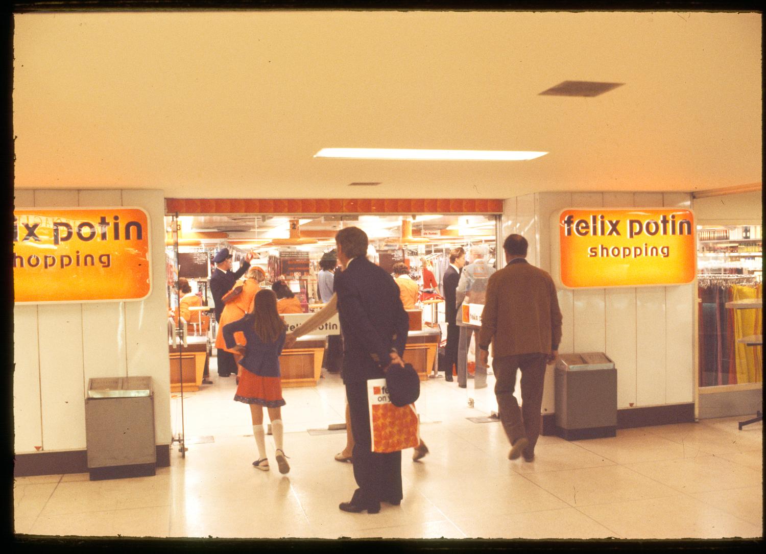  Le centre commercial dans les années 1970, le Félix Potin, 1er sous-sol.