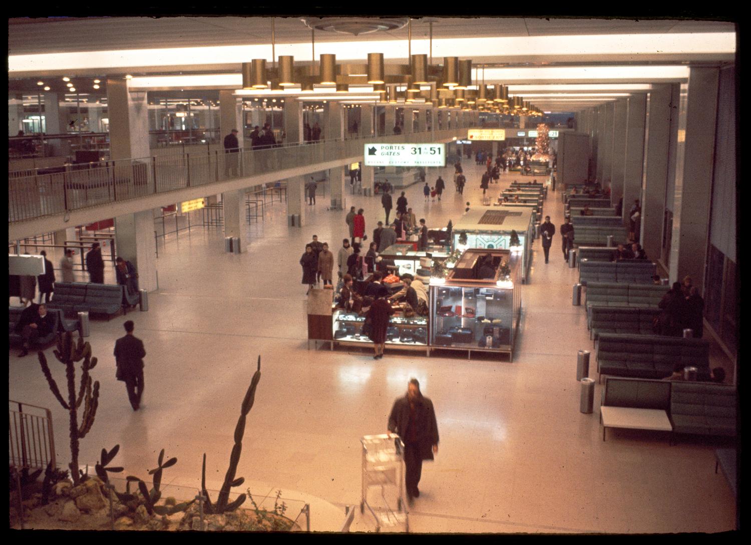 1968, la Galerie marchande, 1er étage. 