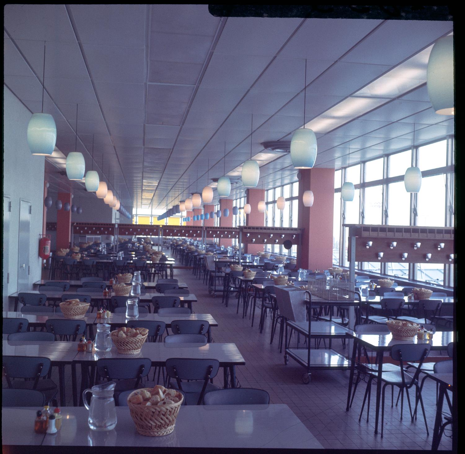 1961, la cantine du personnel, 2ème étage.