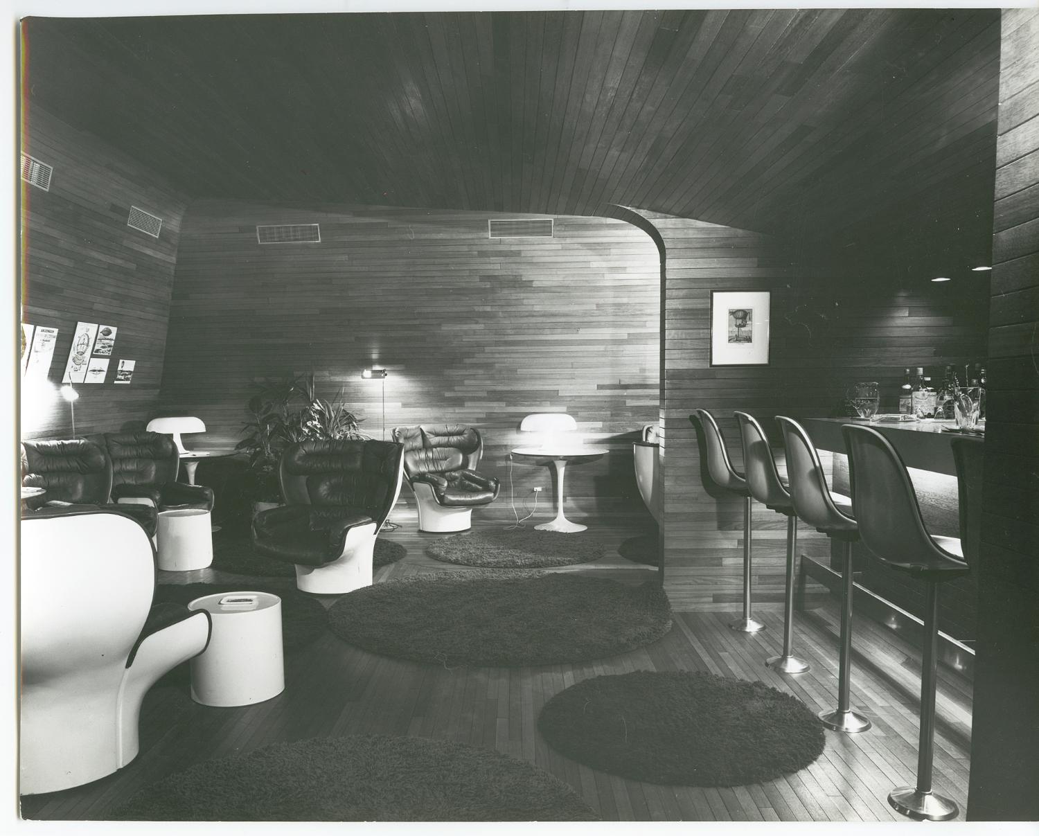 Salon Air France, fauteuil Elda (Cesare "Joe" Colombo) lampe Nesso (Giancarlo Mattiolo), 1er étage.