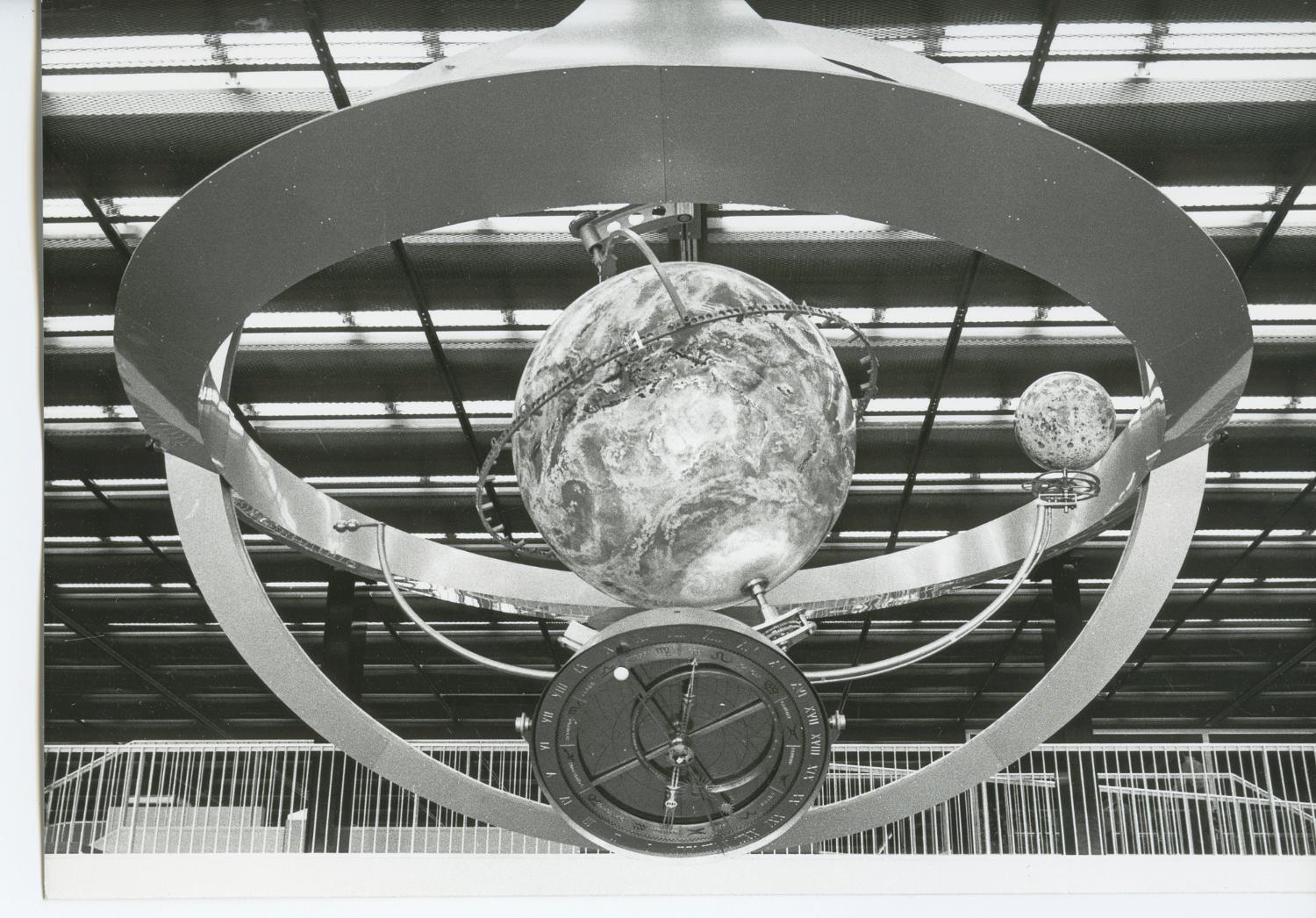 "L'Astrolabe" (horloge astronomique). 