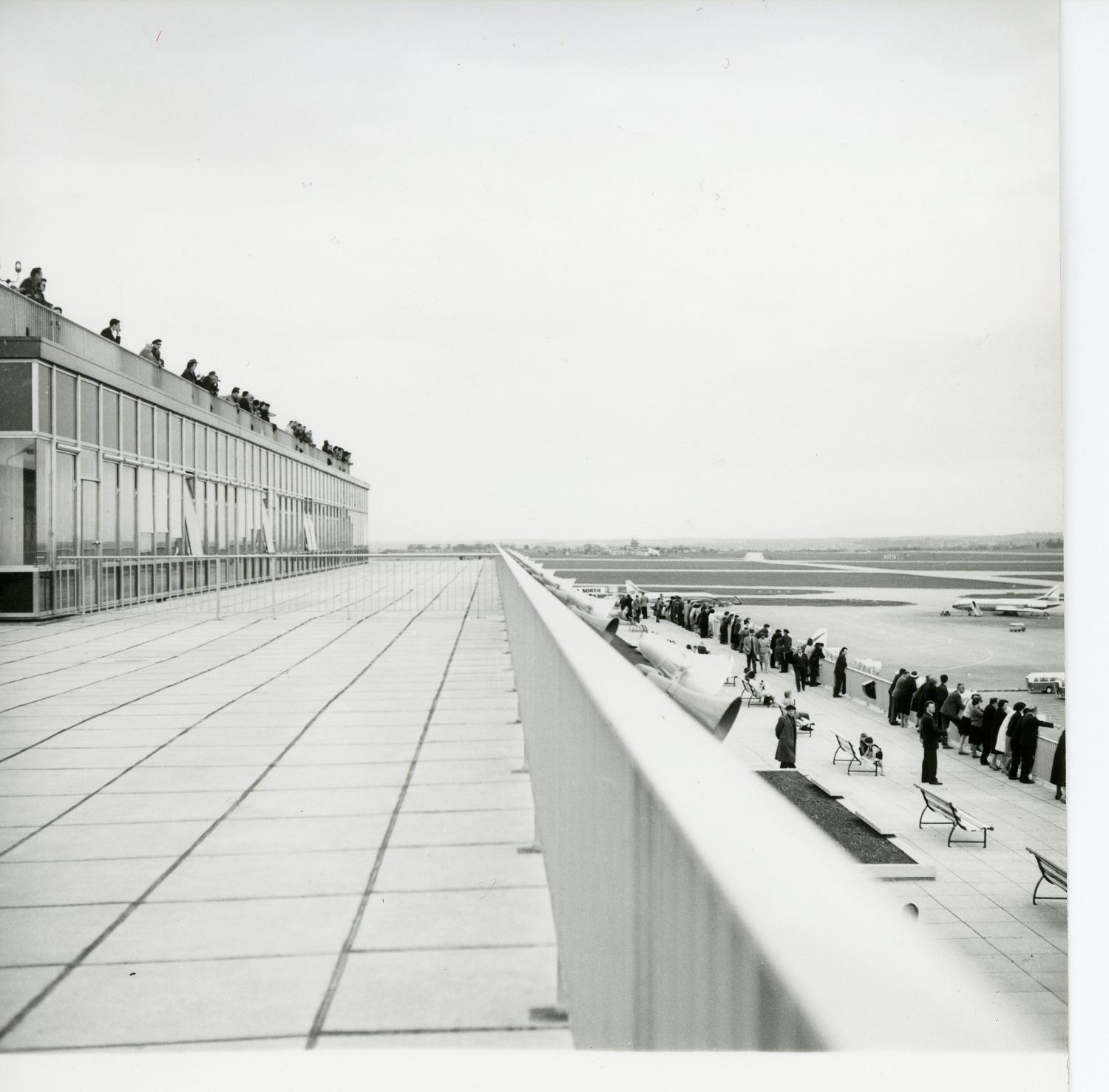 1961, les terrasses, 5ème étage.