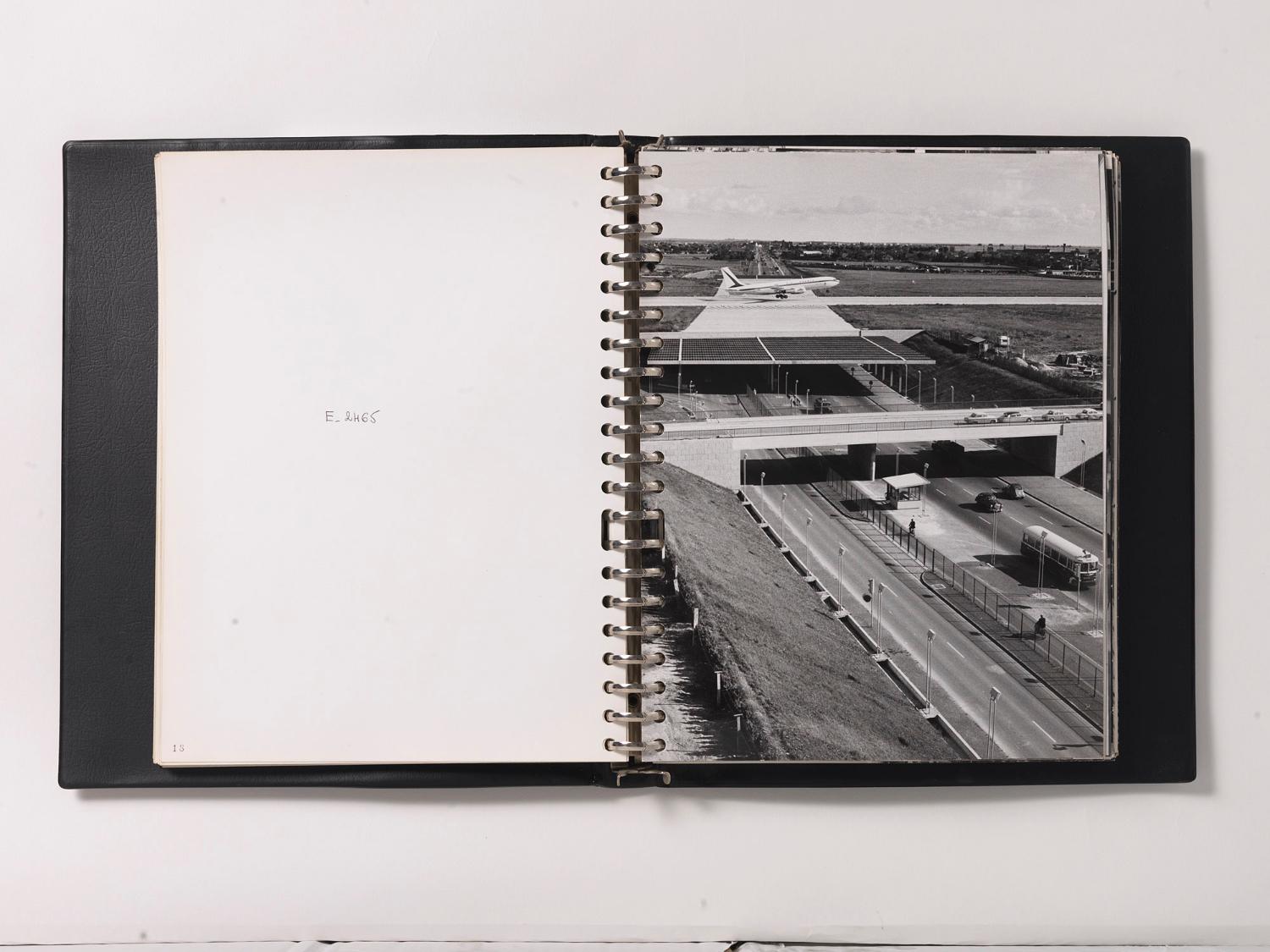 Boeing 707 d'Air France, "Orly Installations Terminales", album de photographies destinées à la presse édité par l'Aéroport de Paris, 1961.