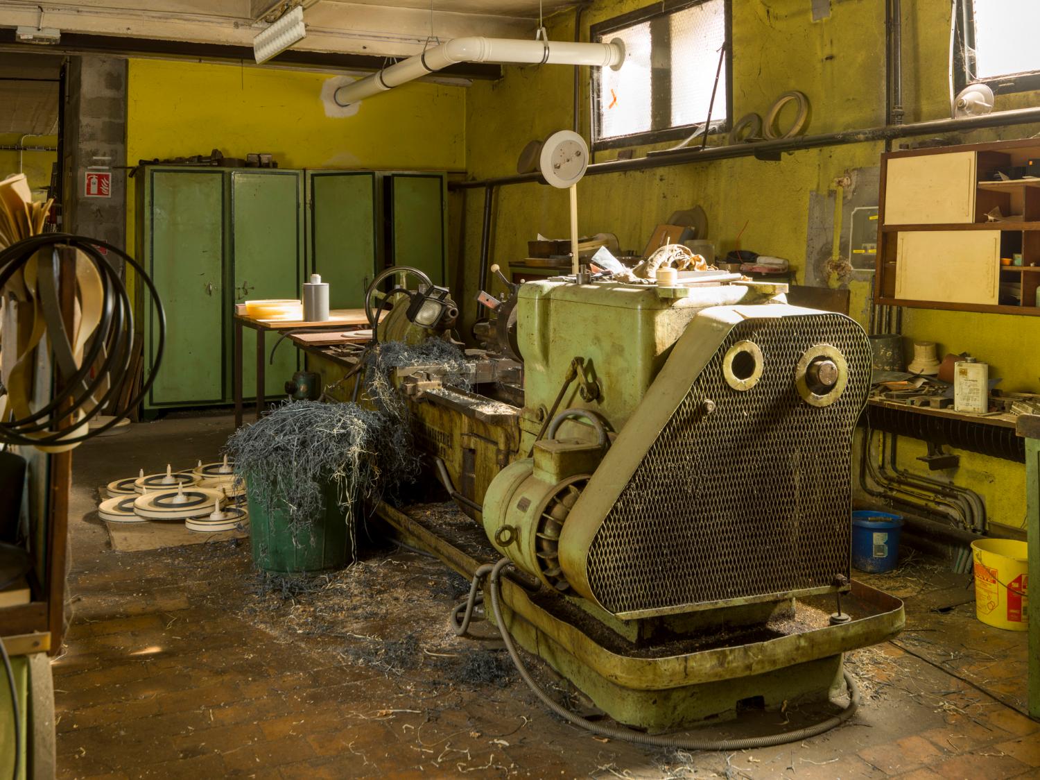 Atelier de mécanique générale (usinage). Tour parallèle Le Progrès Industriel.