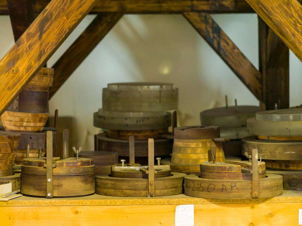 Atelier de thermoformage. Moules de fabrication.