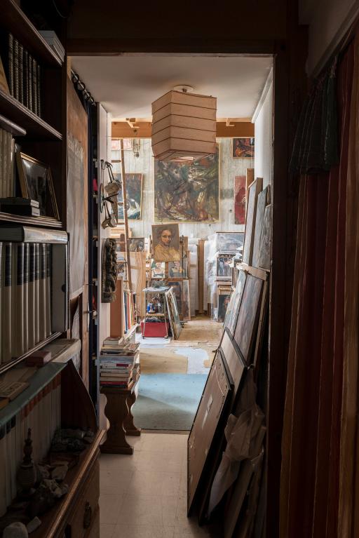 Vue prise depuis le couloir menant à l'atelier