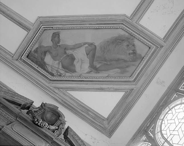 Intérieur, plafond, écoinçon antérieur droit.