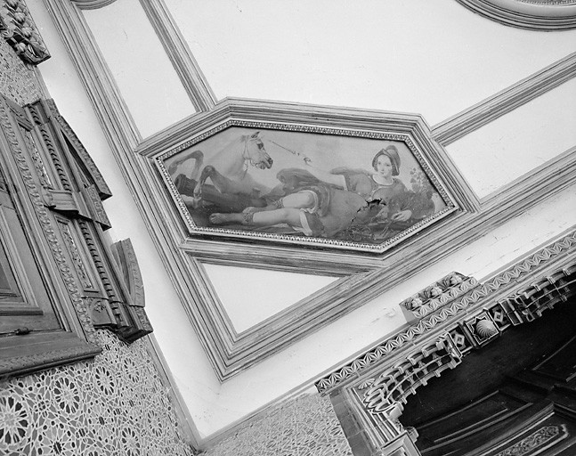 Intérieur, plafond, écoinçon postérieur droit.