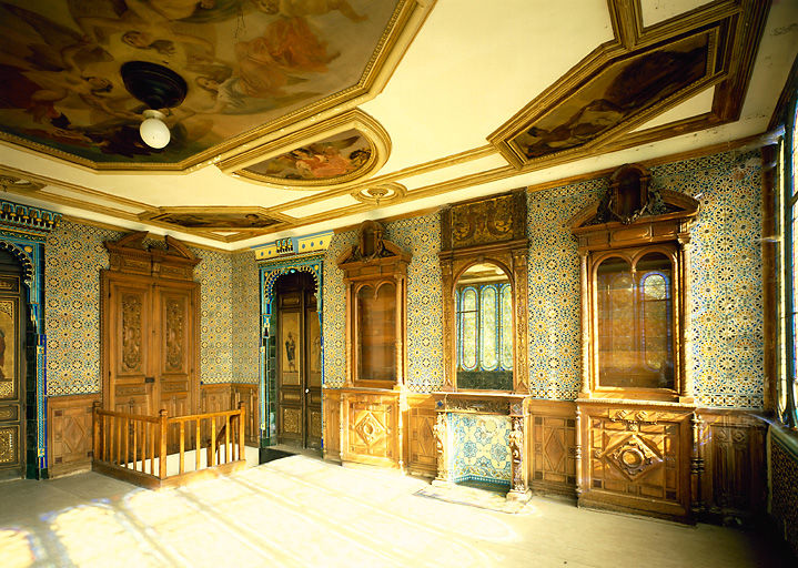Intérieur, mur côté logis : ensemble.