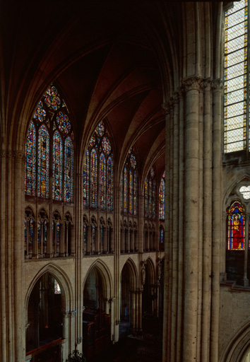 Ensemble des 24 verrières des parties hautes du choeur de la cathédrale de Troyes