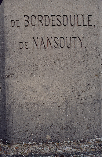 Détail de l'inscription du socle.