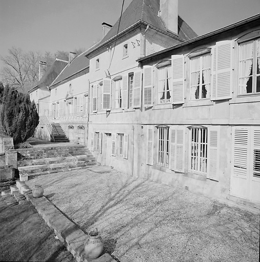 Vue du logement patronal.
