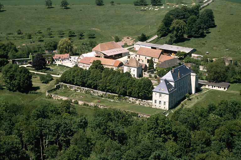 L'abbaye et sa ferme, vue aérienne.