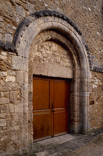 La façade et le portail ouest (2).