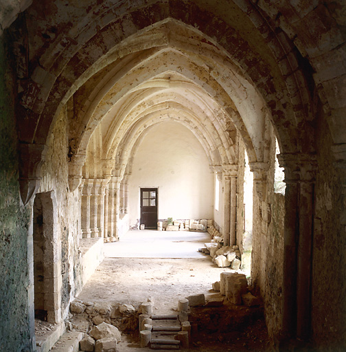 Intérieur de l'abbaye : salle capitulaire.