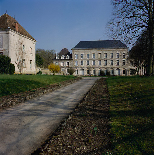 Vue d'ensemble depuis l'entrée.