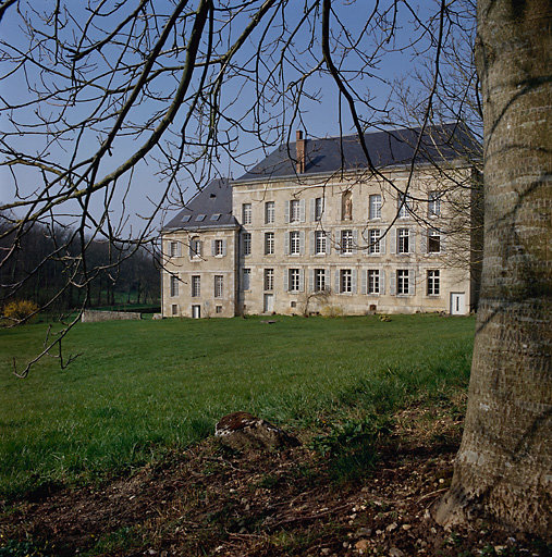 Vue d'ensemble, façade sur le jardin.