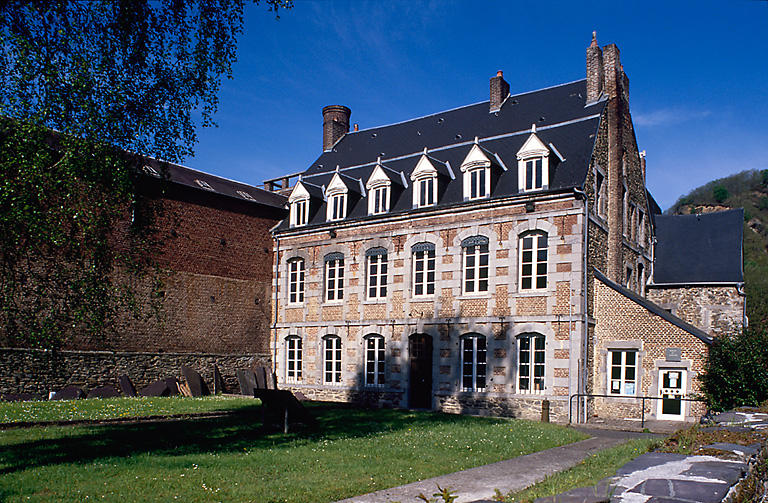 Façade antérieure de l'édifice.