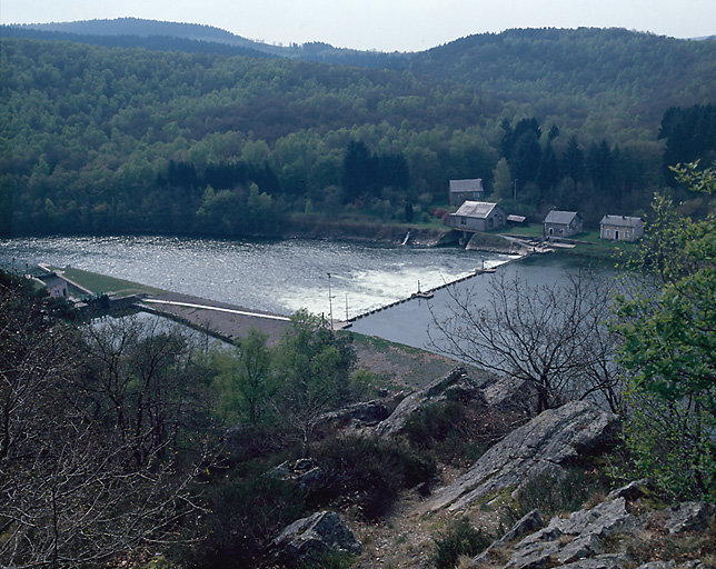 Panorama sur le barrage de l'Uf.