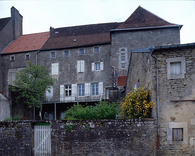 Vue d'ensemble de la facade arrière.