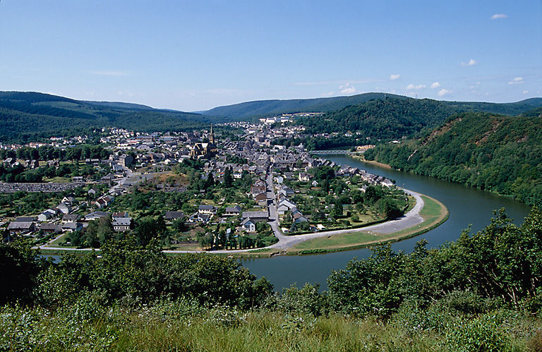 La boucle de Fumay, vue depuis le point de vue de la Platale.