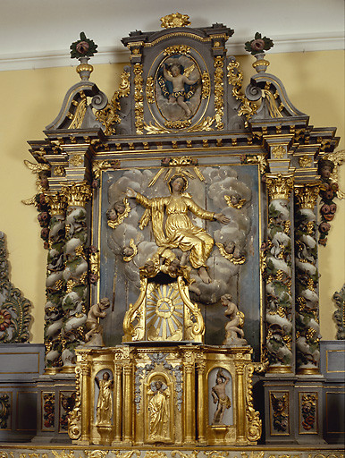 Le retable et le tabernacle.
