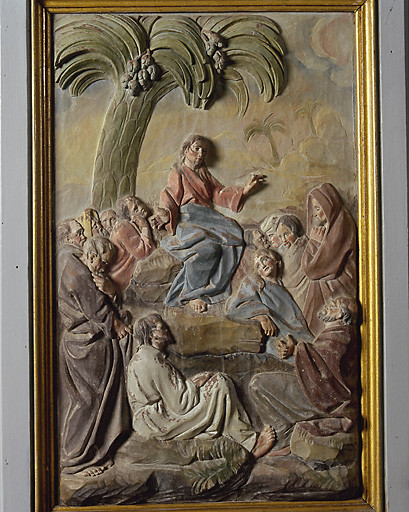 Détail de la cuve : relief de la Prédication du Christ.