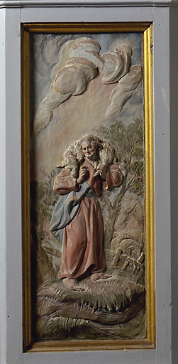 Détail de la cuve : relief du Bon Pasteur.