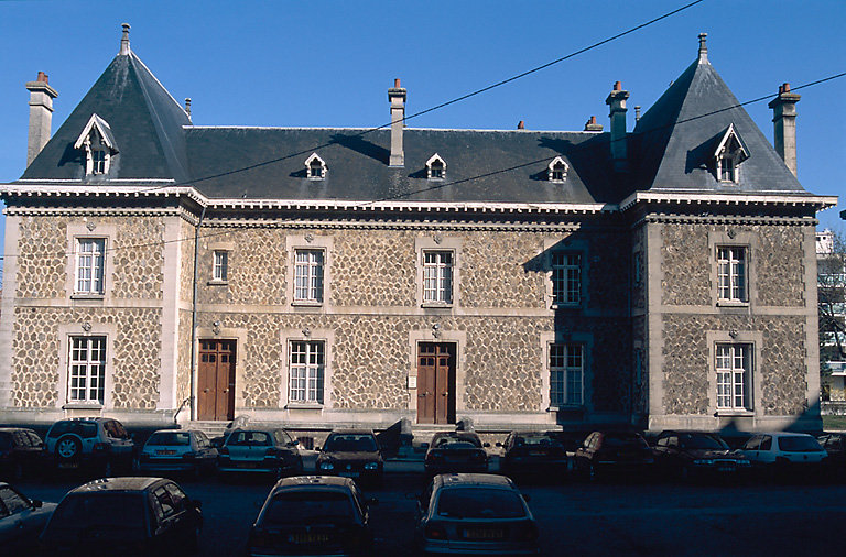 Presbytère de la paroisse Saint-Pierre-Saint-Paul