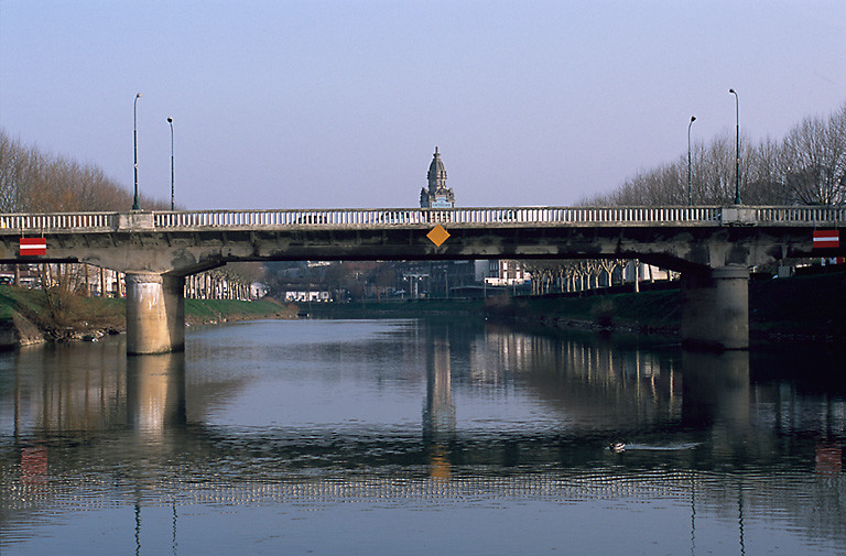 Vue de face, sur la Marne.