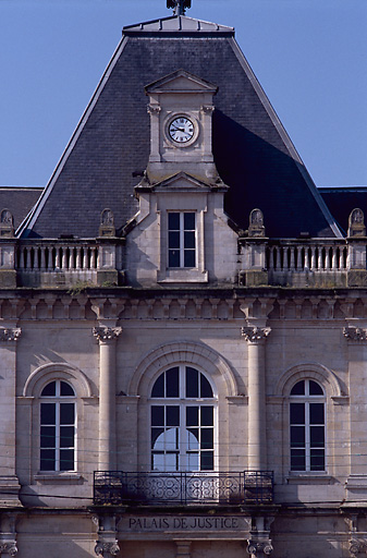 Vue de la partie haute du corps principal.