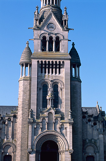 Vue rapprochée de face.