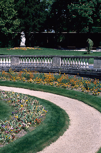 Vue d'une partie du jardin.