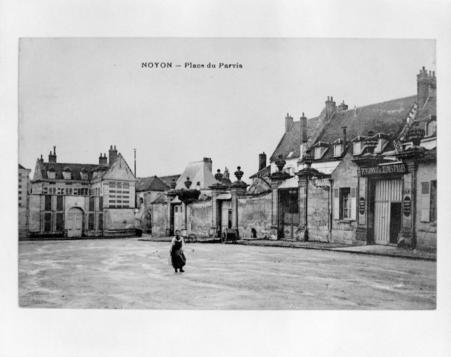 La place du parvis avant 1914.