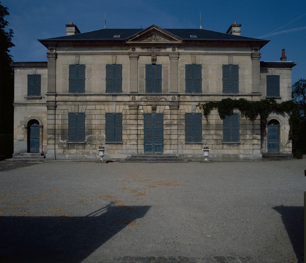 Château. Elévation antérieure.