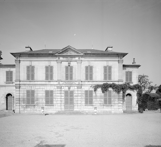 Château : élévation antérieure.