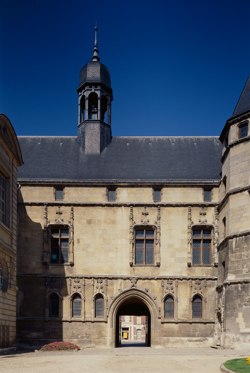 Vue d'ensemble, élévation postérieure.