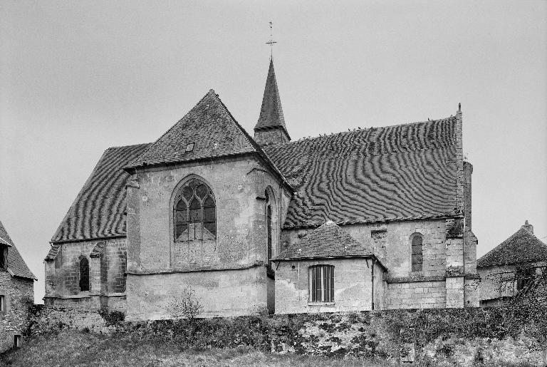 Vue générale du chevet, de la sacristie et de l'élévation orientale du transept.