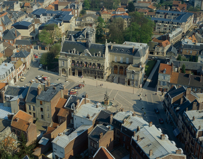 Vue aérienne de l'hôtel de Ville.