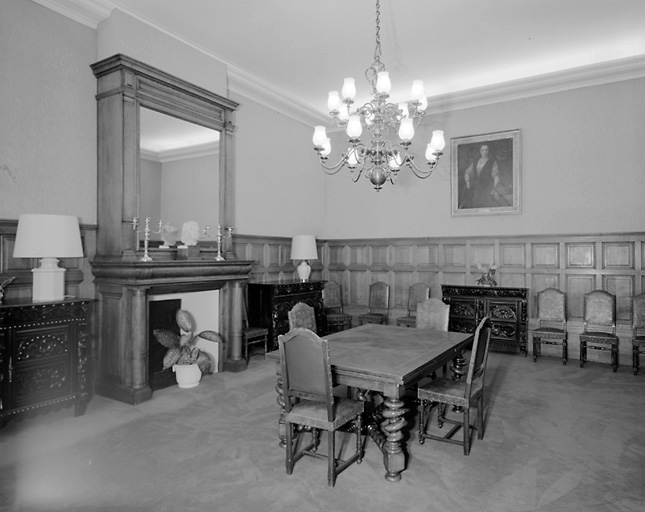 Vue de la salle à manger située dans l'aile Sud du rez-de-chaussée