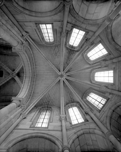 Vue intérieure : voûte de la chapelle haute du bras sud du transept.