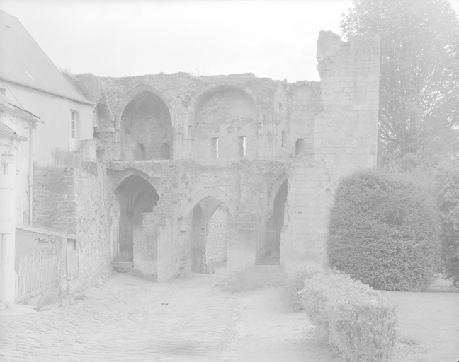 Elévation postérieure et vue d'ensemble de la porte de Soissons