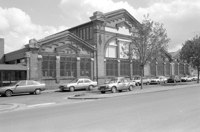 Elévation antérieure et vue générale de l'usine.