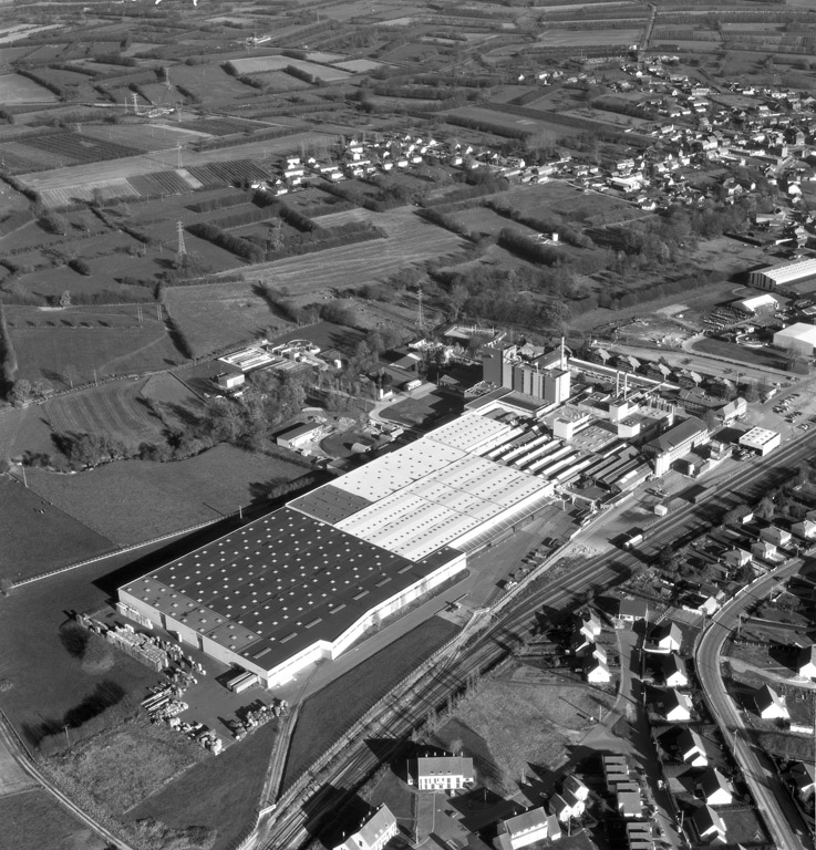Vue aérienne de l'usine, depuis le sud-ouest.